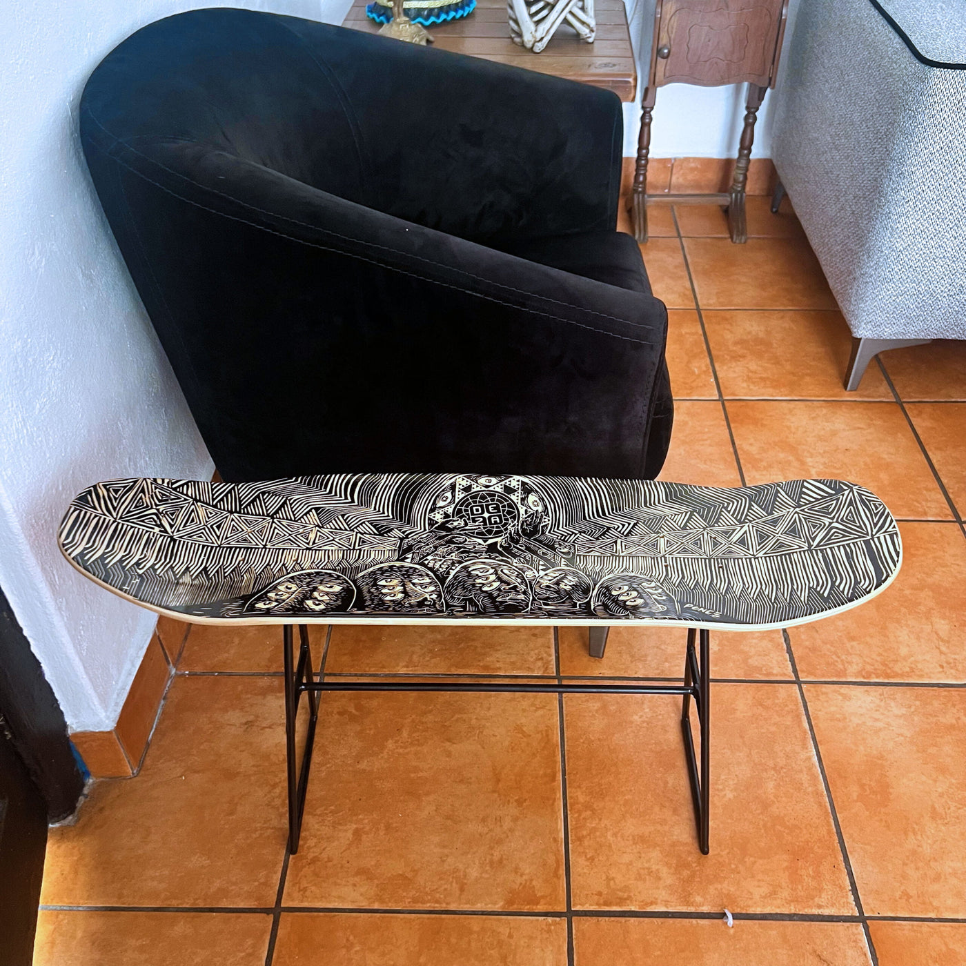 Banqueta o mesa auxiliar de Otros Mundos